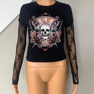 Lace sleeve crop top